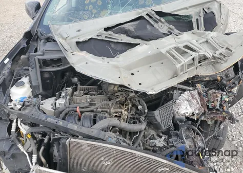 2018 Hyundai Santa Fe Sport z USA, uszkodzony, nr VIN 5XYZT3LB4JG528570